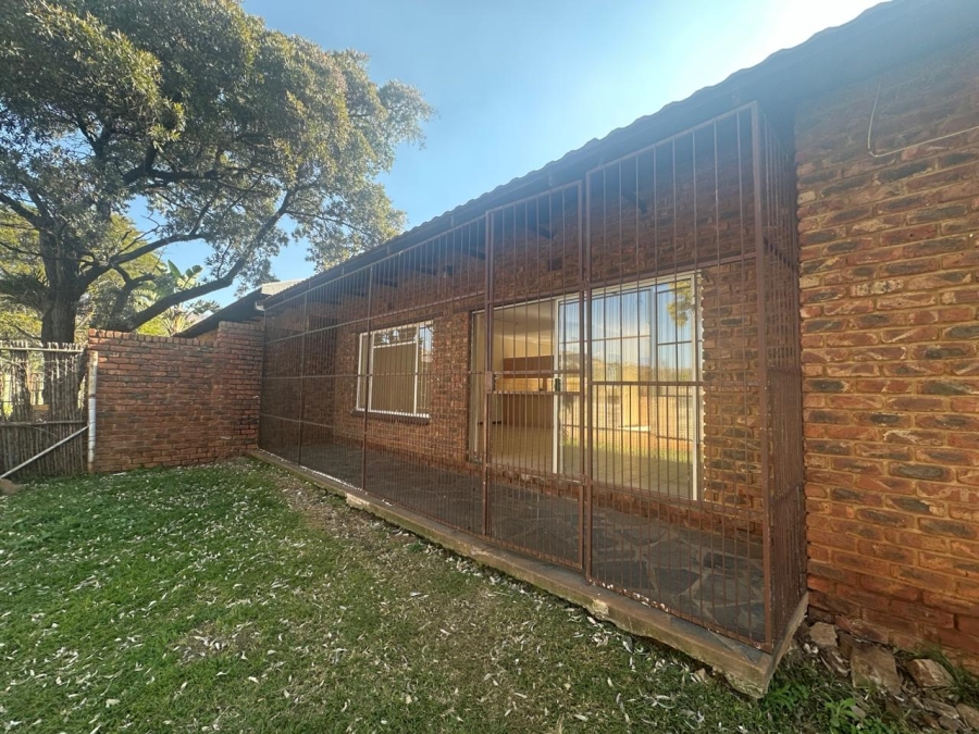 To Let 3 Bedroom Property for Rent in Geelhoutpark North West